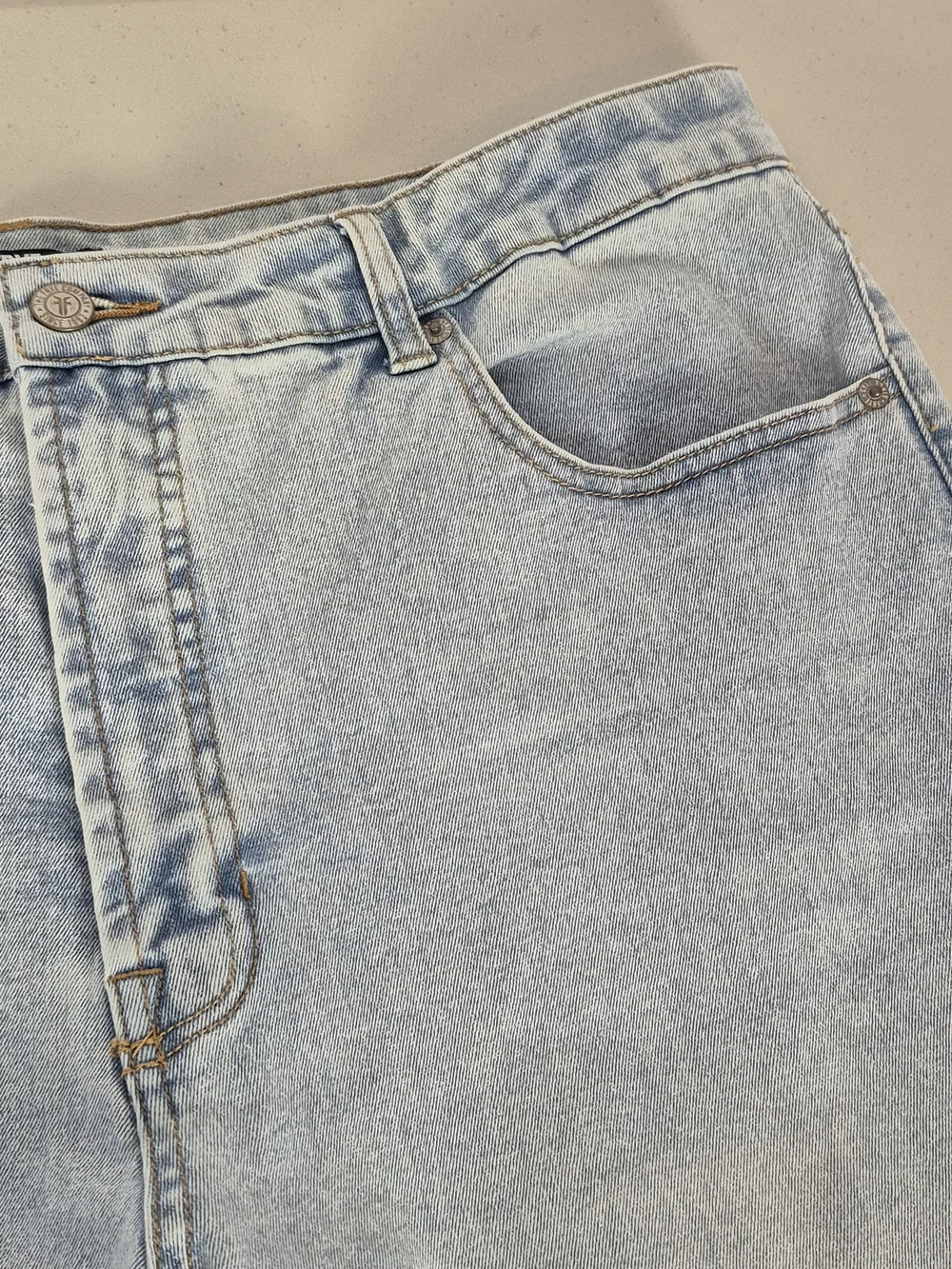 Frye High-Rise Cuffed Crop Plus Size Jeans in Stevie Light Wash - Size 14/32